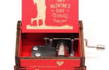 HAPPY VALENTINE'S DAY-I LOVE YOU Ξύλινο music box. Μουσικό κουτί χειροκίνητο με μελωδία γιορτής ερωτευμένων- HVD01  OEM